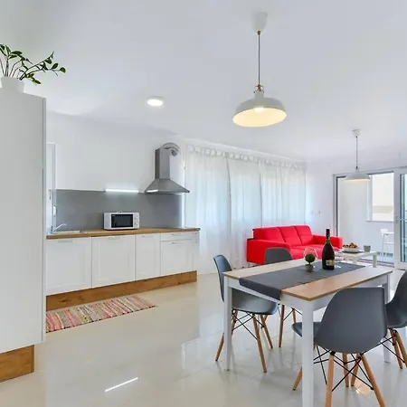 Modern Two Bedroom Apartments - Sk1,2 I 3 - Ae1176 *
