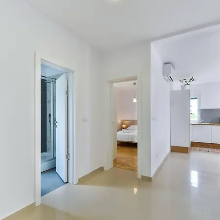 Modern Two Bedroom Apartments - Sk1,2 I 3 - Ae1176 Apartment