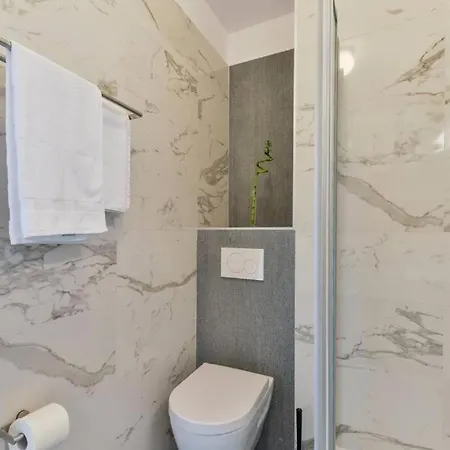 Modern Two Bedroom Apartments - Sk1,2 I 3 - Ae1176 Apartment *