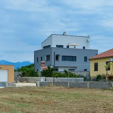 Modern Two Bedroom Apartments - Sk1,2 I 3 - Ae1176 Apartment *