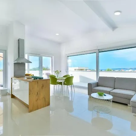 Modern Two Bedroom Apartments - Sk1,2 I 3 - Ae1176