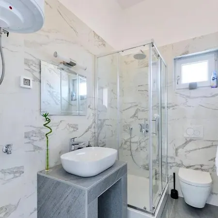 Apartment Modern Two Bedroom Apartments - Sk1,2 I 3 - Ae1176