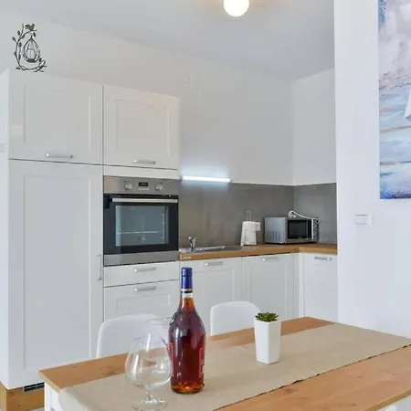 Modern Two Bedroom Apartments - Sk1,2 I 3 - Ae1176