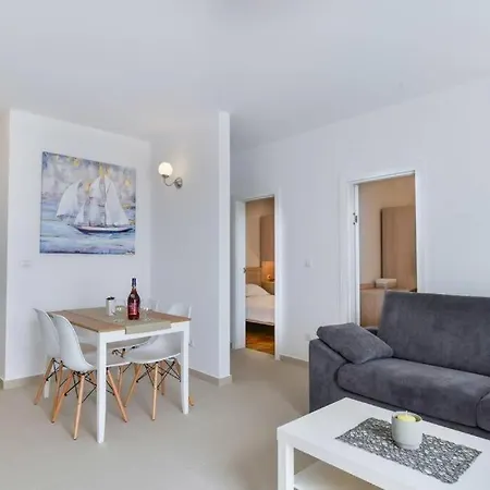 Apartment Modern Two Bedroom Apartments - Sk1,2 I 3 - Ae1176