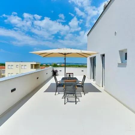 Modern Two Bedroom Apartments - Sk1,2 I 3 - Ae1176