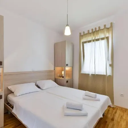 Modern Two Bedroom Apartments - Sk1,2 I 3 - Ae1176